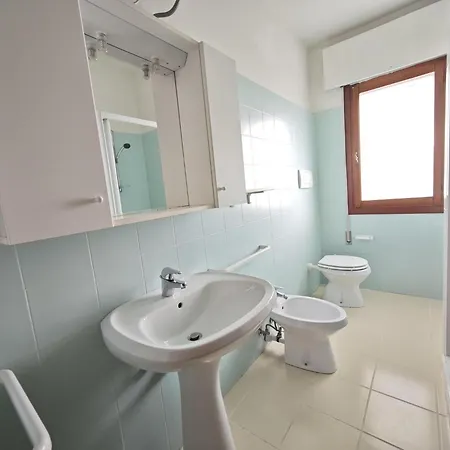 Bright Top-floor Near The Sea Διαμέρισμα *