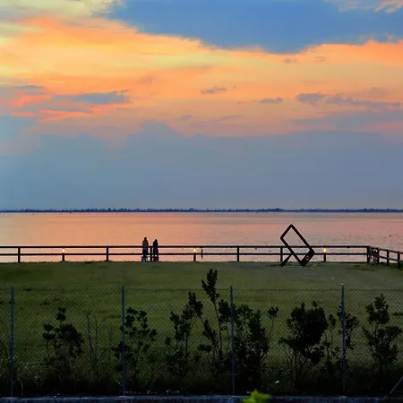 Bright Top-floor Near The Sea Διαμέρισμα